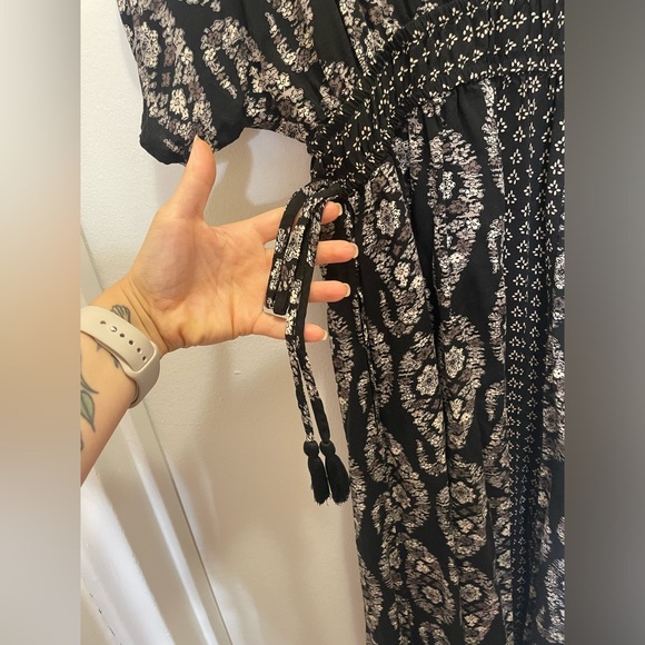 Knox Rose Flowy Smocked Maxi Dress - Picture 4 of 9